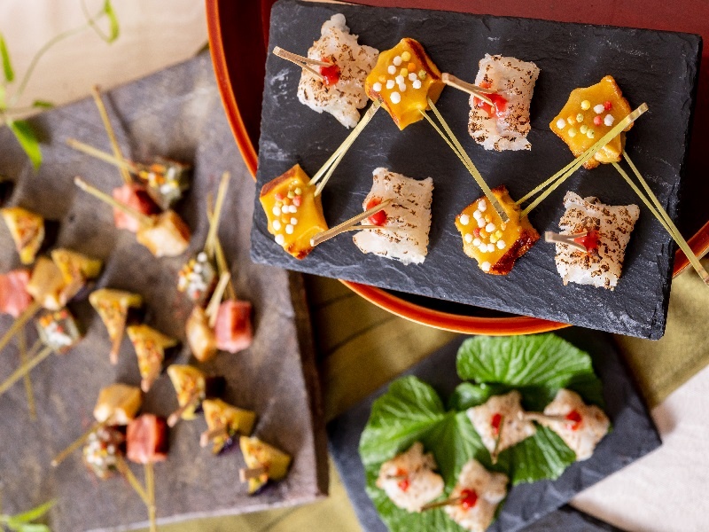 【お料理】
京都の食をビュッフェスタイルで表現いたします